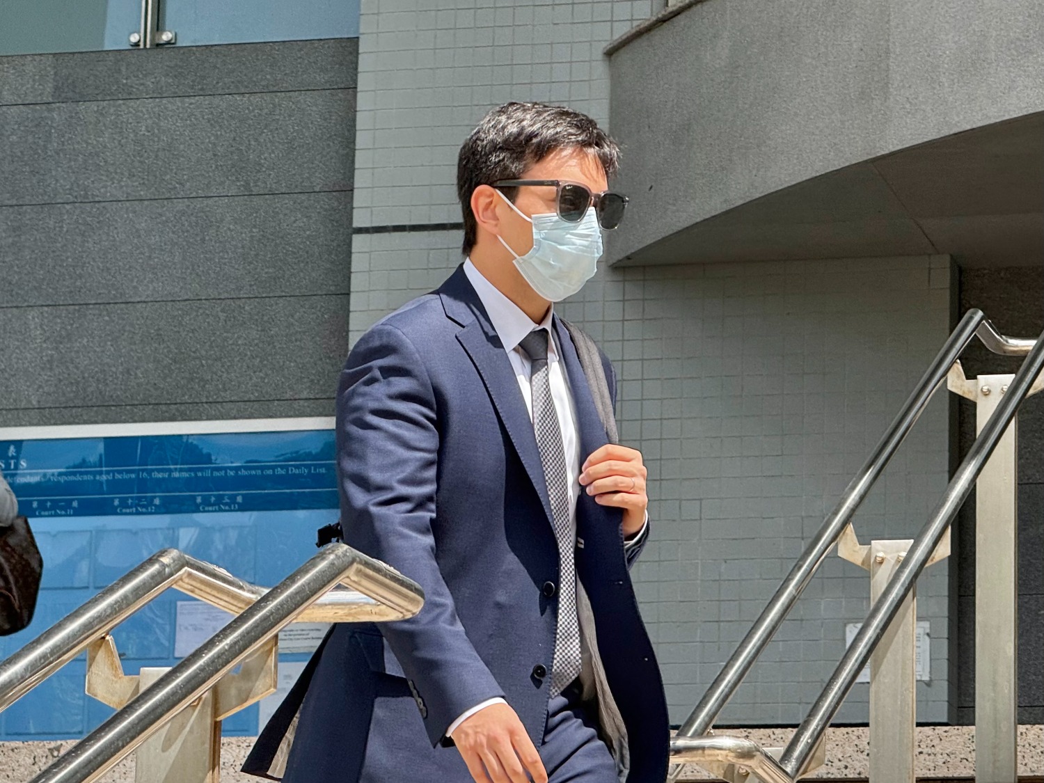 35歲男醫生涉多次盜藥辯方質疑難證被告盜竊(11:35) - 20250827 - 港聞- 即時新聞- 明報新聞網