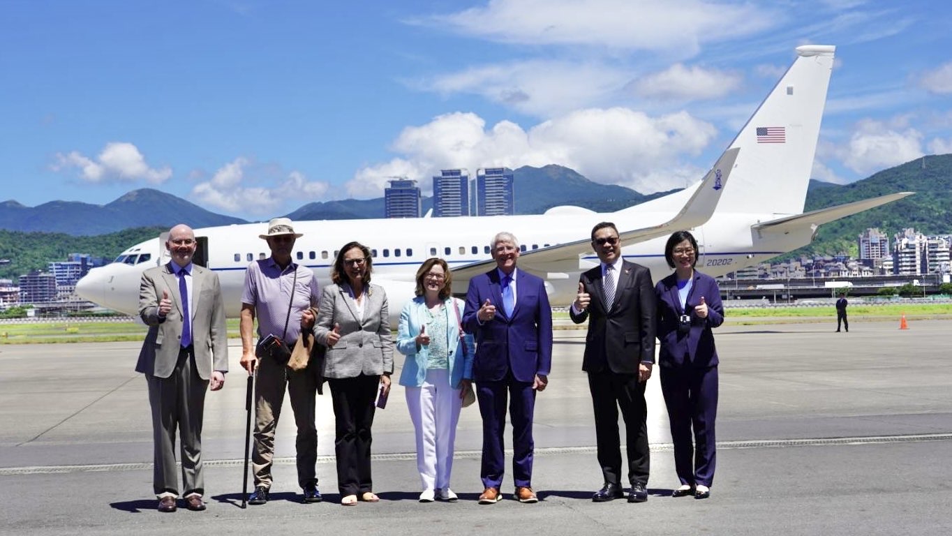 美參議院軍委會主席突然訪台 聲稱美台持續的合作至關重要(15:59) - 20250829 - 兩岸- 即時新聞- 明報新聞網