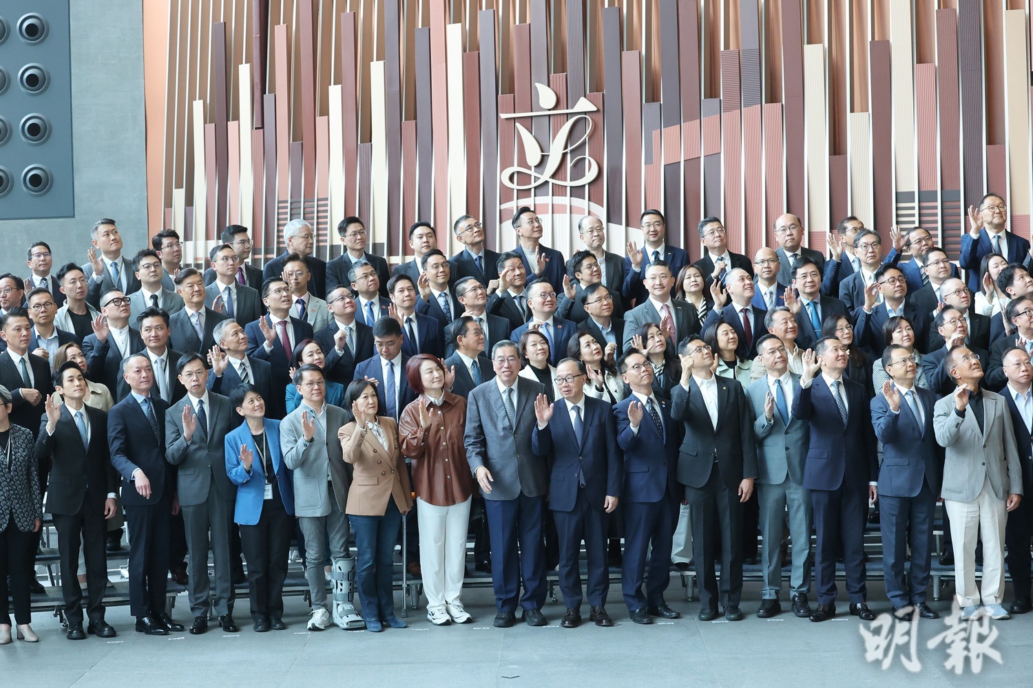 現屆及候任議員立法會聚首　葉劉淑儀冀新議員反映民意及配合政府　梁君彥望薪火相傳