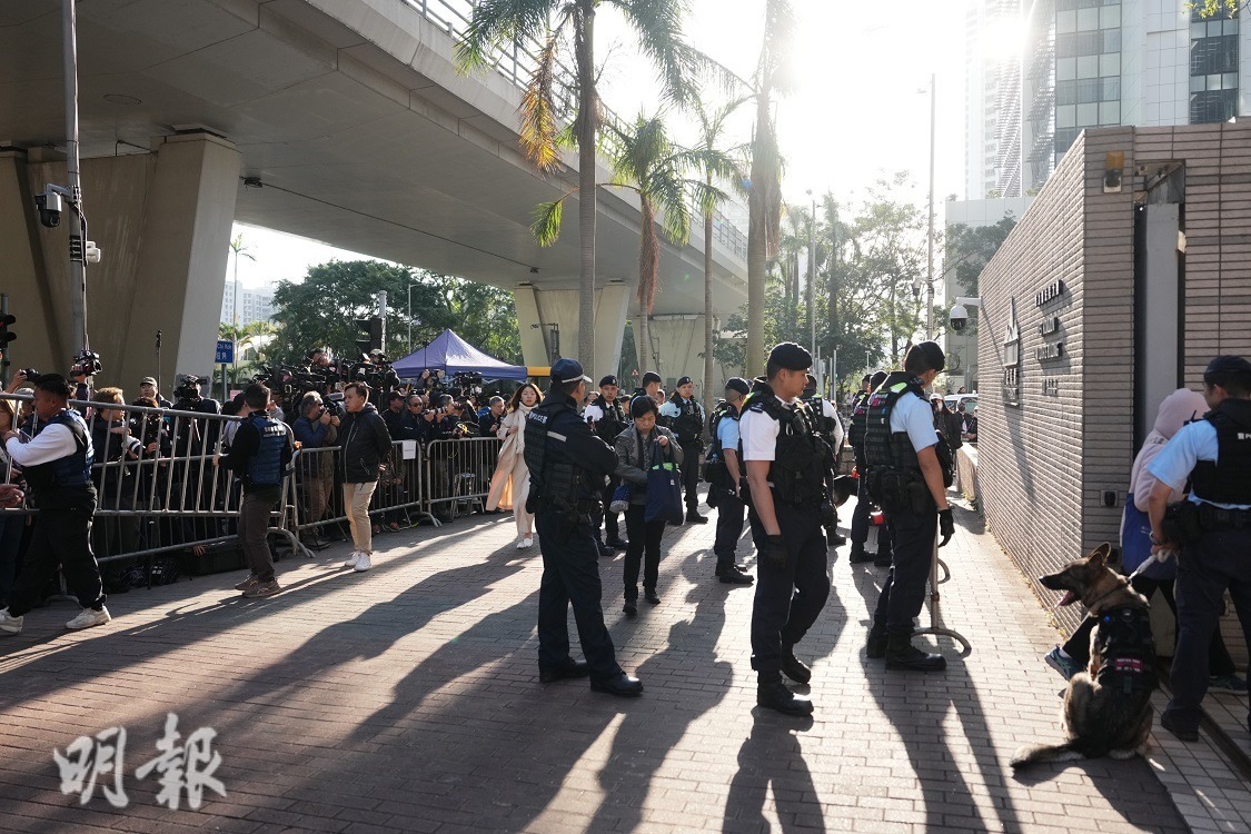 即時更新】黎智英串謀勾結外力、串謀發布煽動刊物罪成判辭指黎於國安法實施後「間接和隱晦」尋求制裁(12:36) - 20251215 - 港聞-  即時新聞-