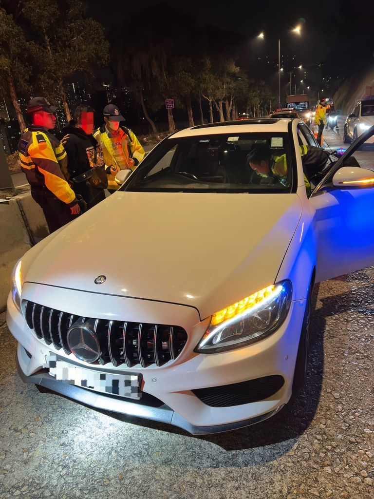 警聖誕期間打擊酒駕非法賽車拘12人扣查20輛懷疑非法改裝車(11:00) - 20251229 - 港聞- 即時新聞- 明報新聞網
