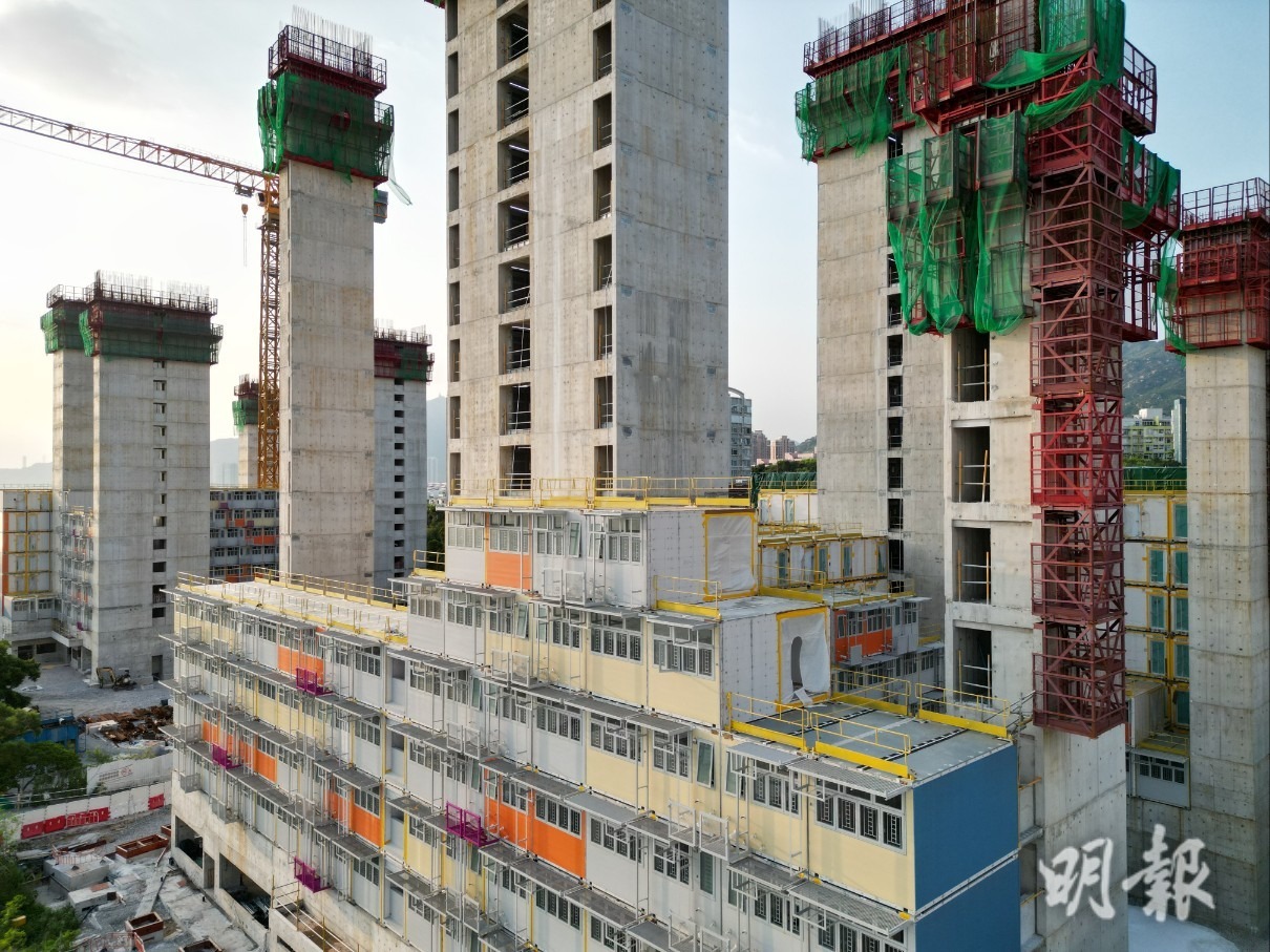 涉三個簡約公屋項目剪短螺絲等施工問題政府停承建商、結構工程師及項目管理顧問投標資格半年至一年(15:45) - 20260116 - 港聞- 即時新聞-