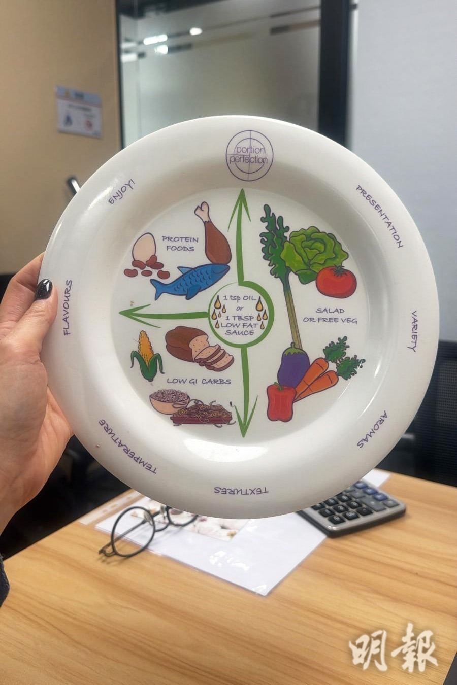 香港營養師協會榮譽顧問、澳洲註冊營養師林思為建議,每餐應有一半蔬菜、四分之一蛋白質、四分之一碳水化合物。(圖片由受訪者提供)