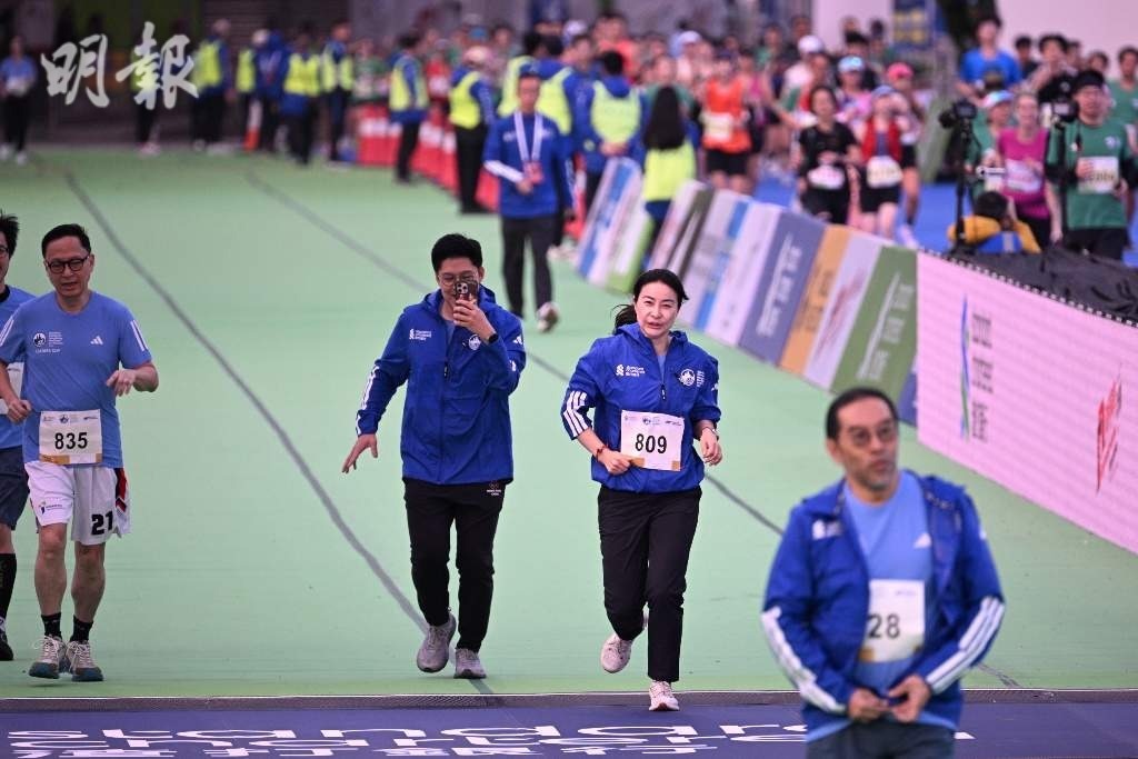 立法會議員霍啟剛與太太郭晶晶參與領袖盃。（曾憲宗攝）