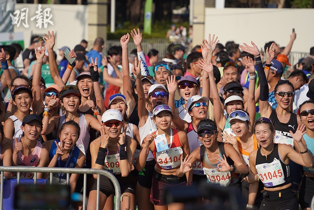 渣打香港馬拉松2026沿途加油聲直擊