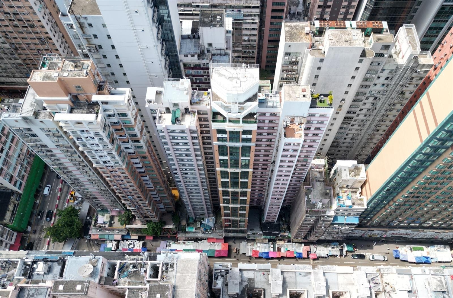 羅佛照1.83億沽北角M1酒店 12年帳蝕四成