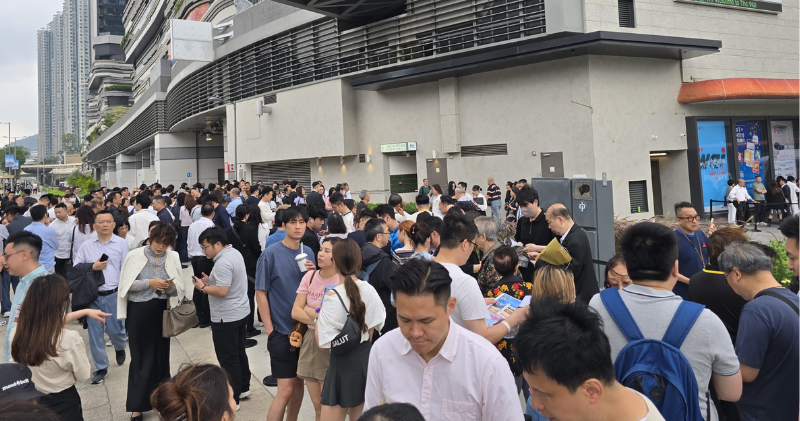 柏傲莊III 首度開放現樓參觀  首日近3000人次參觀