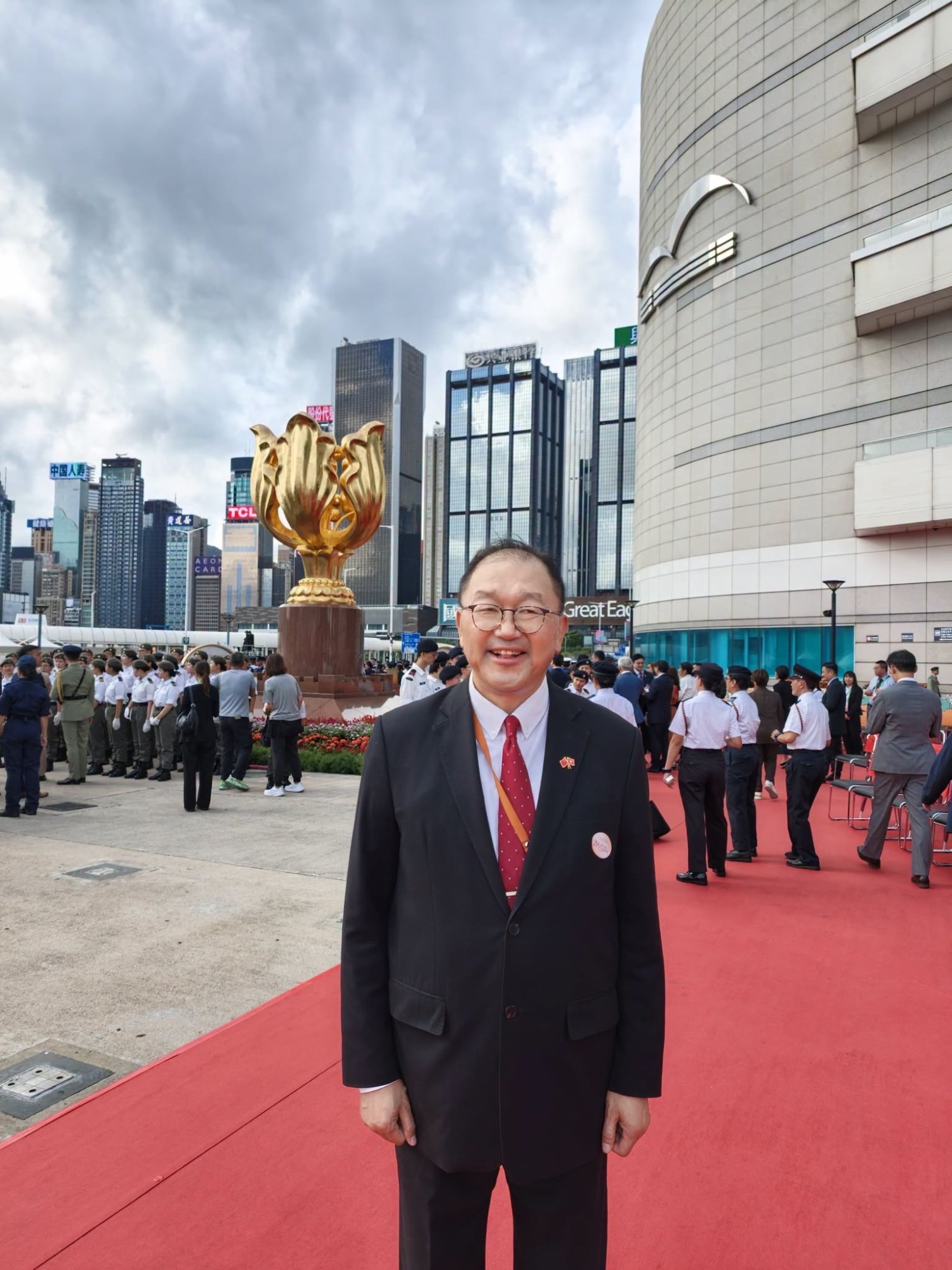 立法會議員黃錦輝涉醉駕，他早上仍有出席灣仔金紫荊升旗禮。（黃錦輝fb）