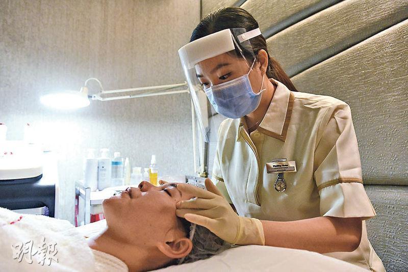 限聚令放寬食肆 美容院 健身中心為復市做好準備 Daily Tips Resources Jump 求職增值 致力為求職者 年輕人提供各行各業 尤其在醫護 社福和教育等的就業和進修資訊