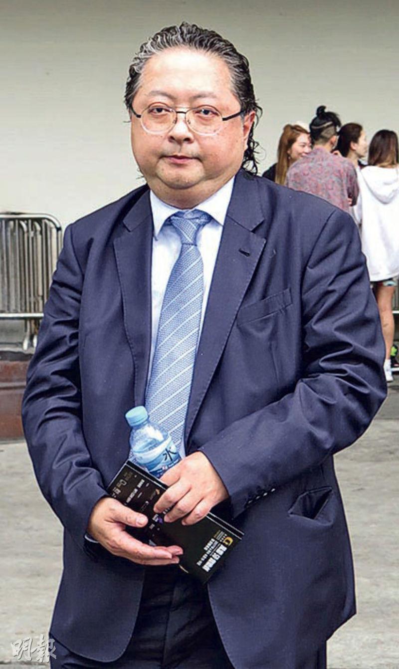 何哲圖 准有限地拍拖 Showbiz 明報ol網
