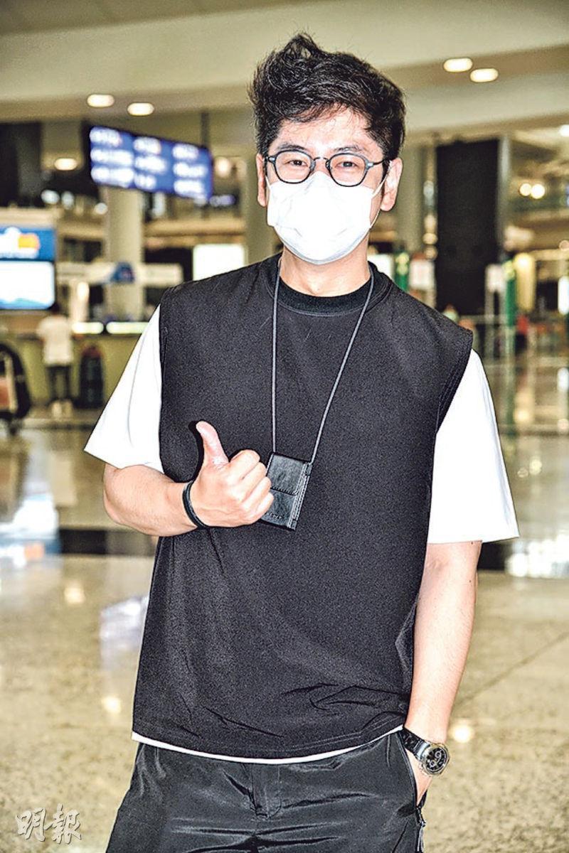 返港避談外遊地點許廷鏗：機上聽歌填了一首詞- 20200314 - SHOWBIZ - 明報Our Lifestyle