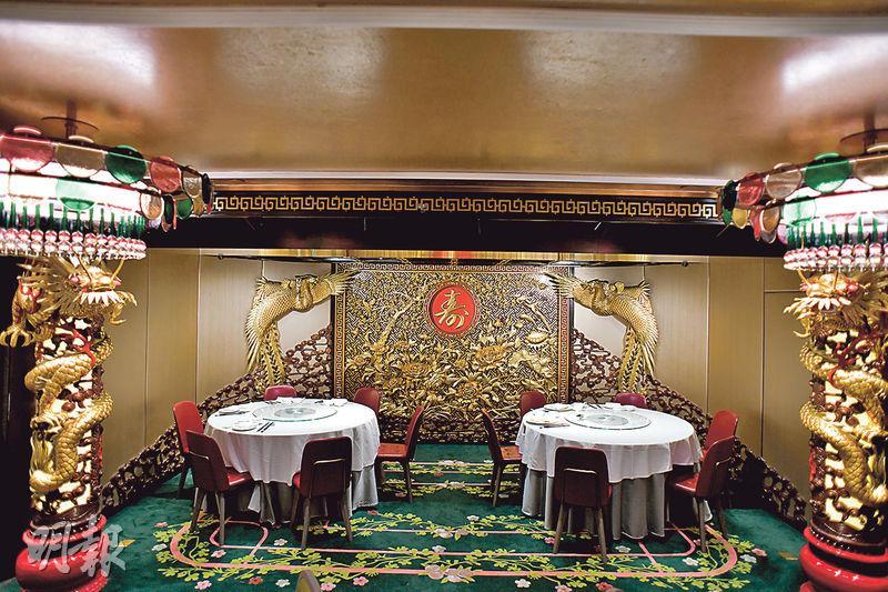 酒家2樓的龍鳳大禮堂充滿老香港懷舊美感，是不可錯過的打卡位。（黃志東攝）