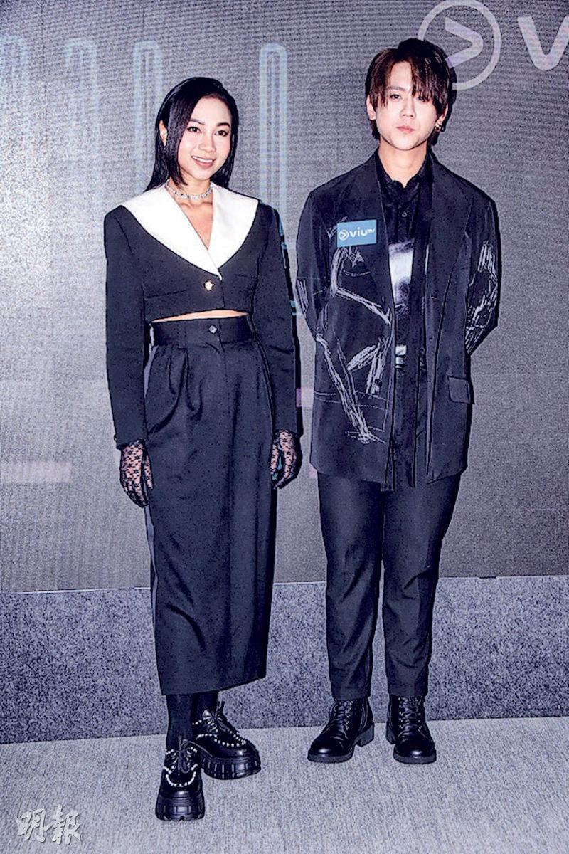 江海迦（左）前晚與姜濤錄影音樂節目《Chill Club》，宣傳兩人合唱歌《I Know》。（攝影：鍾偉茵）