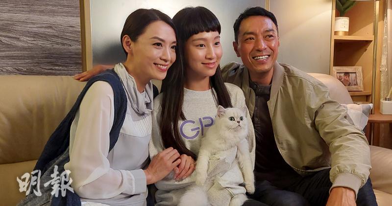 姜皓文、陳煒在無綫新劇《青春本我》中飾演炎明熹的父母。（大會提供）