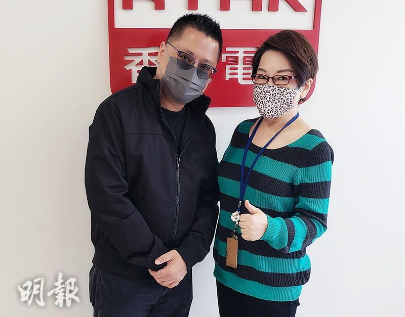 電影《梅艷芳》導演梁樂民接受車淑梅訪問時，回應梅艷芳歌迷對其電影製作的提問。（大會提供）