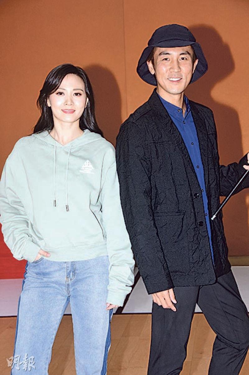 朱晨麗（左）與譚俊彥將於《歡樂滿東華2021》合作表演跳舞兼變魔術。（攝影：鍾偉茵）