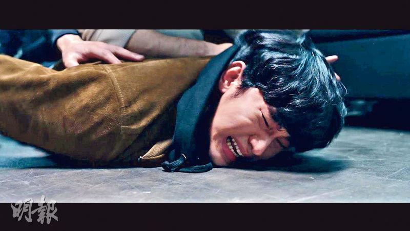 金秀賢在《某一天》扮演被冤枉殺人的大學生，演技備受肯定。