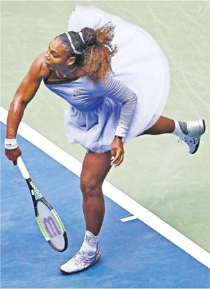芭蕾舞裙運動裝——Virgil Abloh曾在2018年美國網球公開賽，為Serena Williams設計芭蕾舞裙風格的運動裝，單肩設計的上身印有Nike標籤和logo。（Instagram @virgilabloh截圖）