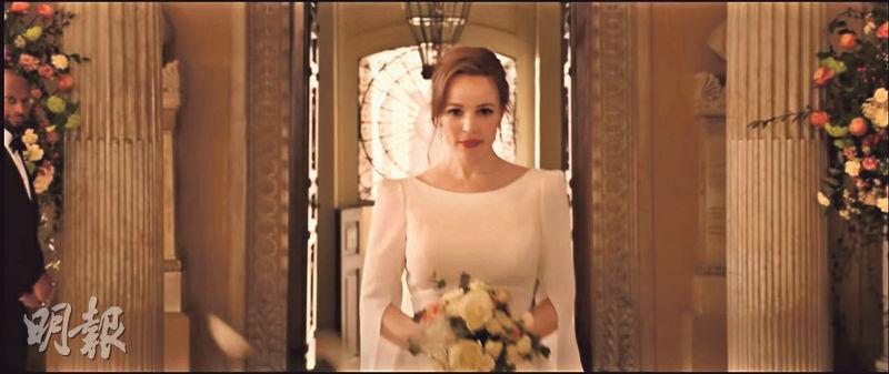 預告片段中有麗素麥雅當絲（圖）扮演的急症室醫生Christine和奇異博士的婚禮場面。