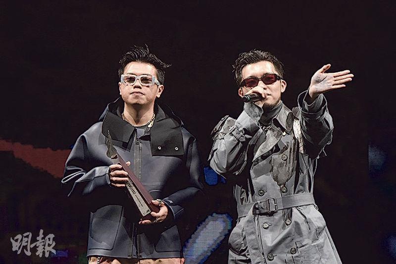 MC $oHo & KidNey奪得「生力軍組合」銀獎，說︰「香港那麼多問題，是因為Management不好！」（攝影：鍾偉茵）