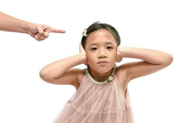 孩子「不聽話」，或許跟感統發展不佳有關，令他們難以接受指令。（設計圖片，anurakpong@iStockphoto）