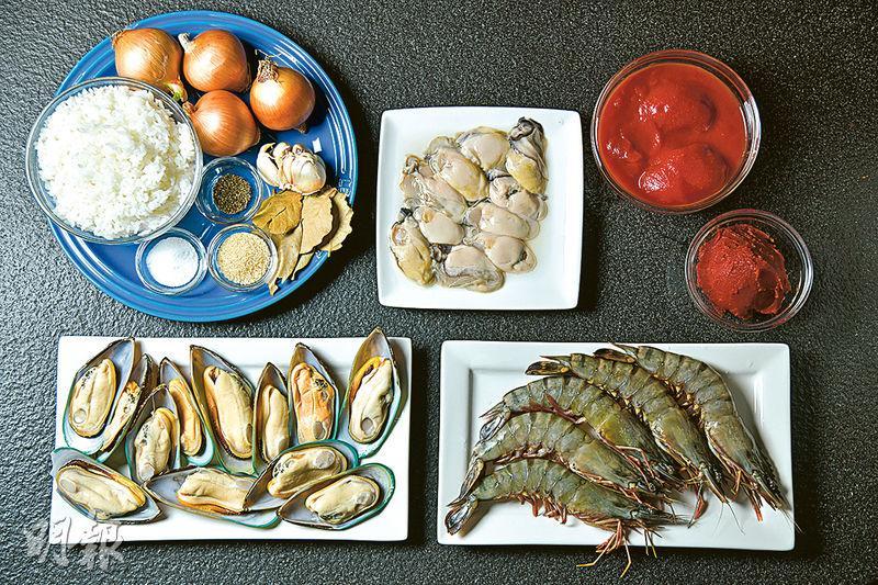 材料貼士——．海鮮可改用雞肉，或豆腐、菇類／．將黑和白胡椒粒混合研磨，取兩種胡椒的香味（黃志東攝）