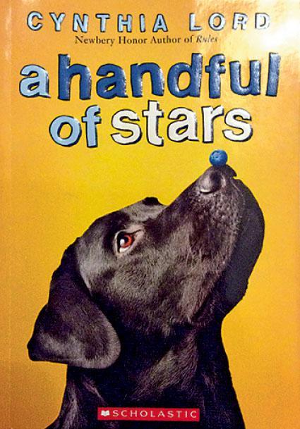 A Handful of Stars——作者：Cynthia Lord。出版社：Scholastic Inc.。（作者提供）