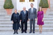 西班牙國王費利佩六世（左三）及王后萊蒂西亞（右）、以色列總統瑞夫林（左二）及夫人Nechama Rivlin（左）（CasaReal Twitter圖片）