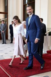 2017年7月，西班牙國王費利佩六世（右）與王后萊蒂西亞（左）到訪英國。（法新社）