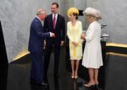 2017年7月，西班牙國王伉儷（中）到訪英國，與英國查理斯王子伉儷見面。（法新社）