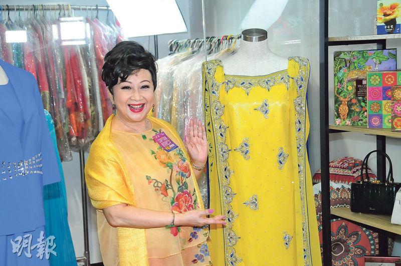 薛家燕捐出225件服裝義賣籌款，包括被封為「登基衫」的晚裝。（攝影/記者：林祖傑）