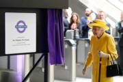 2022年5月17日，英女王參觀倫敦Paddington Station，為新鐵路線伊利沙伯線揭幕。（法新社）