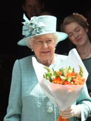 2019年5月22日，英女王在倫敦參觀英國超市Sainsbury's。（法新社）