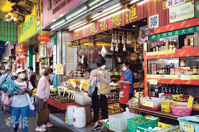 街市對面是上海南貨舖，形成熱鬧商業圈。（林靄怡攝）