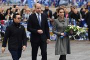 2018年11月28日，英國劍橋公爵伉儷威廉王子（右二）和凱特（右一）到訪李斯特城。（法新社）