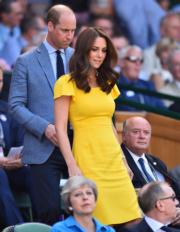 2018年7月，凱特穿了Dolce & Gabbana黃色連身裙，觀看溫布頓網球賽。（法新社）
