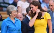 2018年7月，凱特（右）與英國首相文翠珊（左）（法新社）