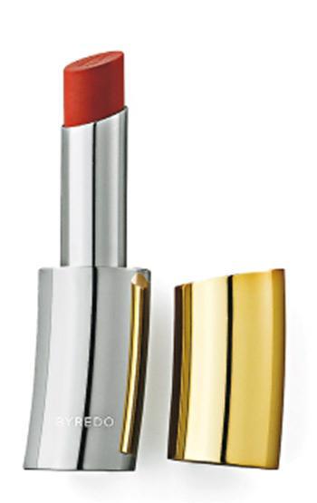 Byredo Reunion唇膏——橙紅色調的靈感源自1990年代，配方滋潤，據稱可維持長久舒適感；啞緻妝效在光照下，可轉化為顯色度高的色調。$370/支（品牌提供）