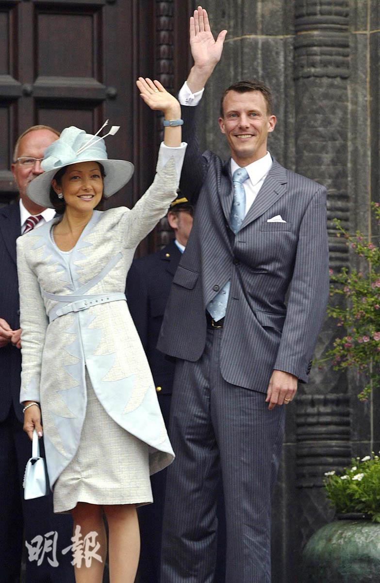 文雅麗（左）與約阿希姆王子（右）2005年離婚，結束童話式婚姻。圖片攝於2004年5月。（法新社資料圖片）