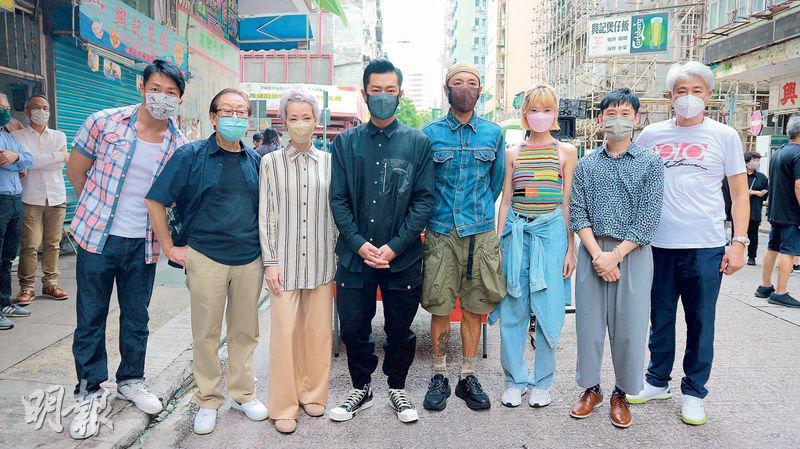 香港電影工作者總會會長古天樂（左四）、副會長張同祖（左二）與《惡人當道》一眾演員出席開鏡拜神。