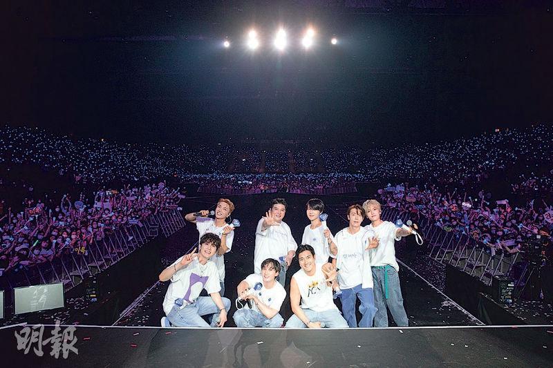 Super Junior騷後與全場觀衆合照。