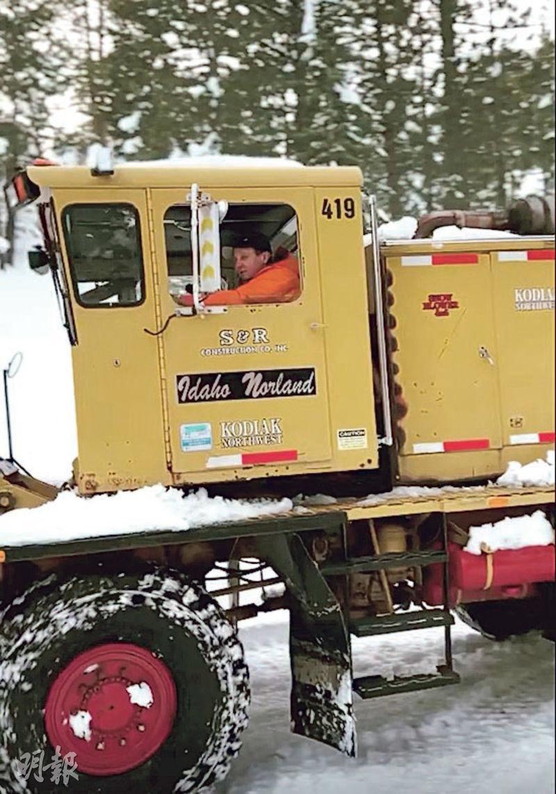 謝洛美溫納位於內華達州瓦肖縣的牧場，有多部工業用剷雪車。（網上圖片）