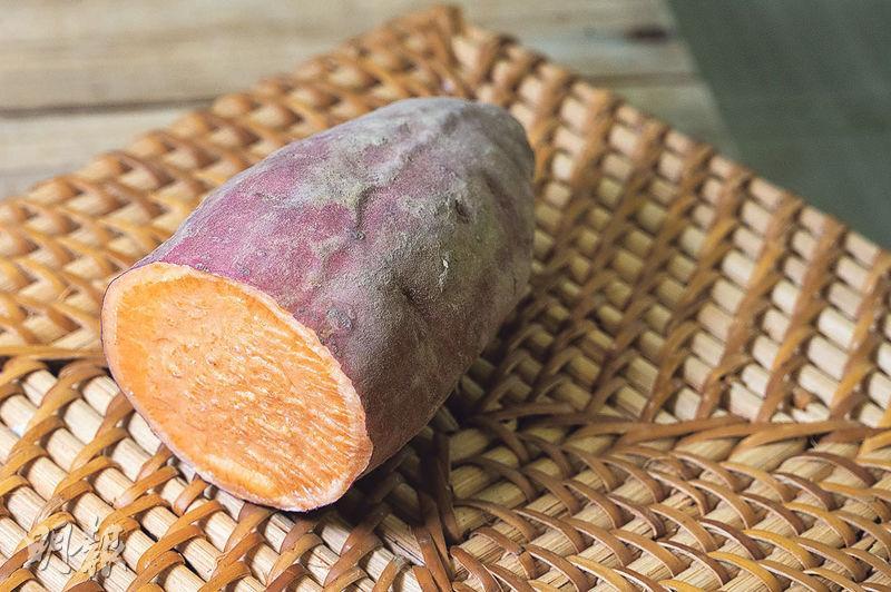 百里香——紫皮橙肉，皮薄粉綿、幼滑，非常清香，適合任何料理。（林靄怡攝）