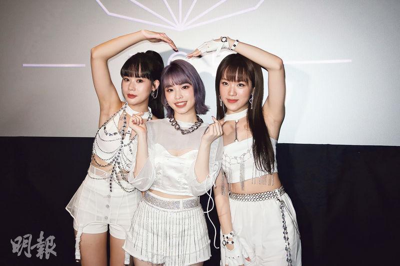 Lokyi（左起）、Summer、Hazelle組成的女團EOS正式出道，並推出首支新歌《BIGBANG》。（攝影/記者：林蘊兒）