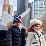 2019年1月18日，維特斯托克在Instagram分享4歲龍鳳胎加萊列拉小公主（右）及雅克小王子（左）首次到訪紐約的照片。（HSH Princess Charlene Instagram圖片）
