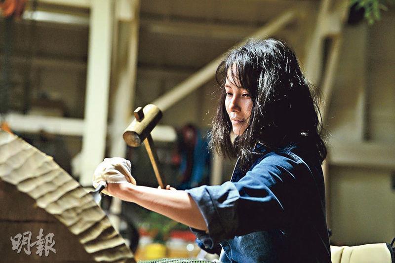 《華麗一族》女星美村里江在新劇《假面醫者》扮演罹患腦瘤的天才雕刻家。
