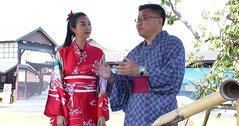 胡慧冲與冬蔭妹穿上和服，在泰國享受日本風情。（大會提供）