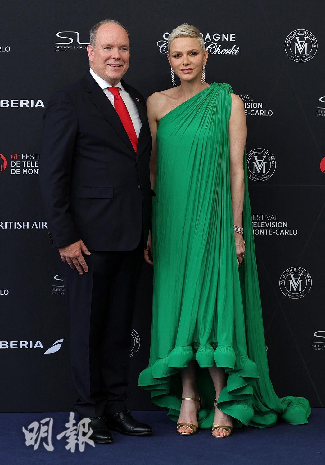 2022年6月17日，摩納哥阿爾貝二世親王與王妃維特斯托克出席第61屆Monte-Carlo Television Festival開幕禮。（法新社）