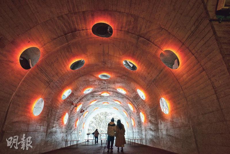 科幻空間——隧道內的第三見晴所Drops，帶五行中火與水的元素，也像一個科幻空間。（卓文慧攝）