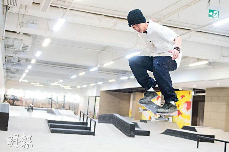 SeedSkate滑板教練King Yiu自12、13歲開始踩板，板齡逾20年，喜愛踩板帶來的自由與刺激。（朱安妮攝）